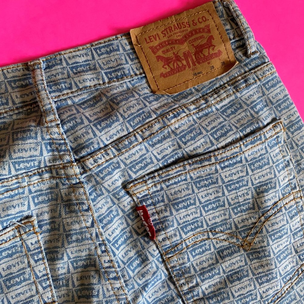 LEVI'S logo - Picture 5 of 7